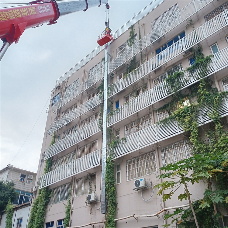 深圳工廠食堂廚房(fáng)油煙(yān)管道安裝公司 安裝單位食堂油煙(yān)管道工程 